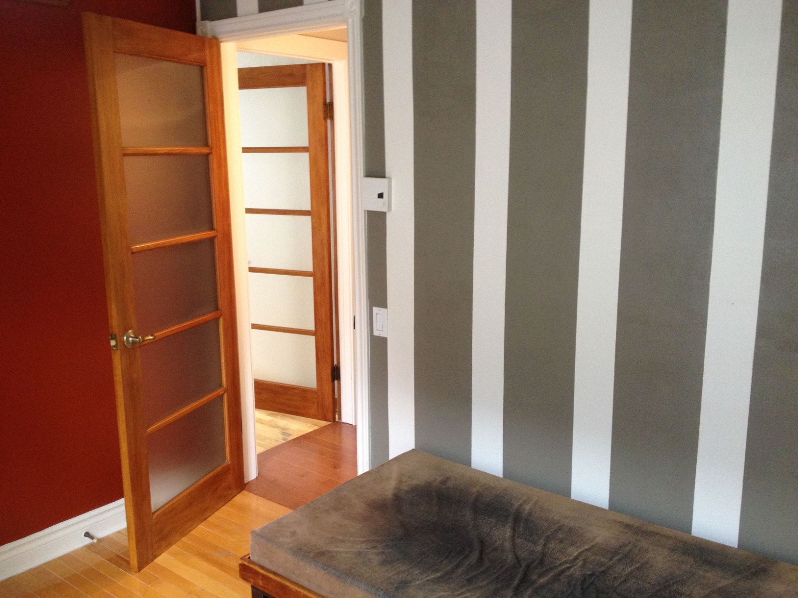Bedroom in a fully furnished apartment – walk to McGill — photo 3