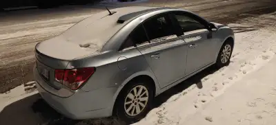 Comes with winters and all seasons on seperate rims