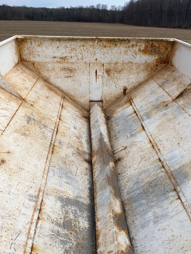 Willmar 600 Fertilizer spreader Farming Equipment Barrie Kijiji