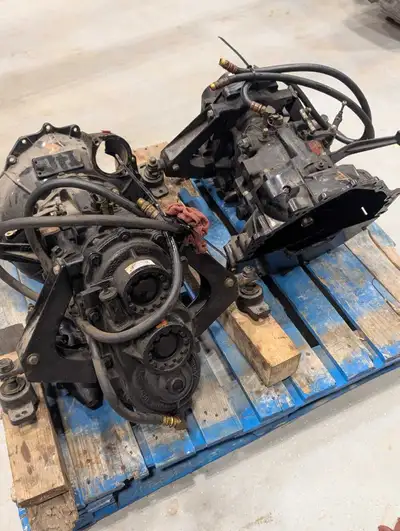 Selling a matched pair of Borg Warner Velvet Drive V-Drive marine transmissions. Model: 10-04-000-01...
