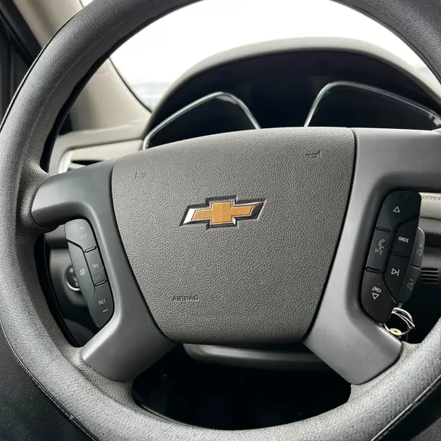 2017 CHEVROLET TRAVERSE | 8 PASS in Cars & Trucks in City of Toronto - Image 11