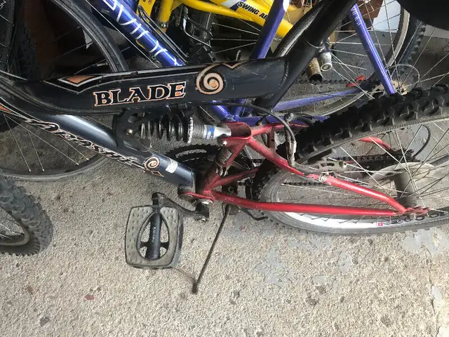 FS: CCM savage dual shock mountain bike; exercise and road bike in Road in Ottawa - Image 8
