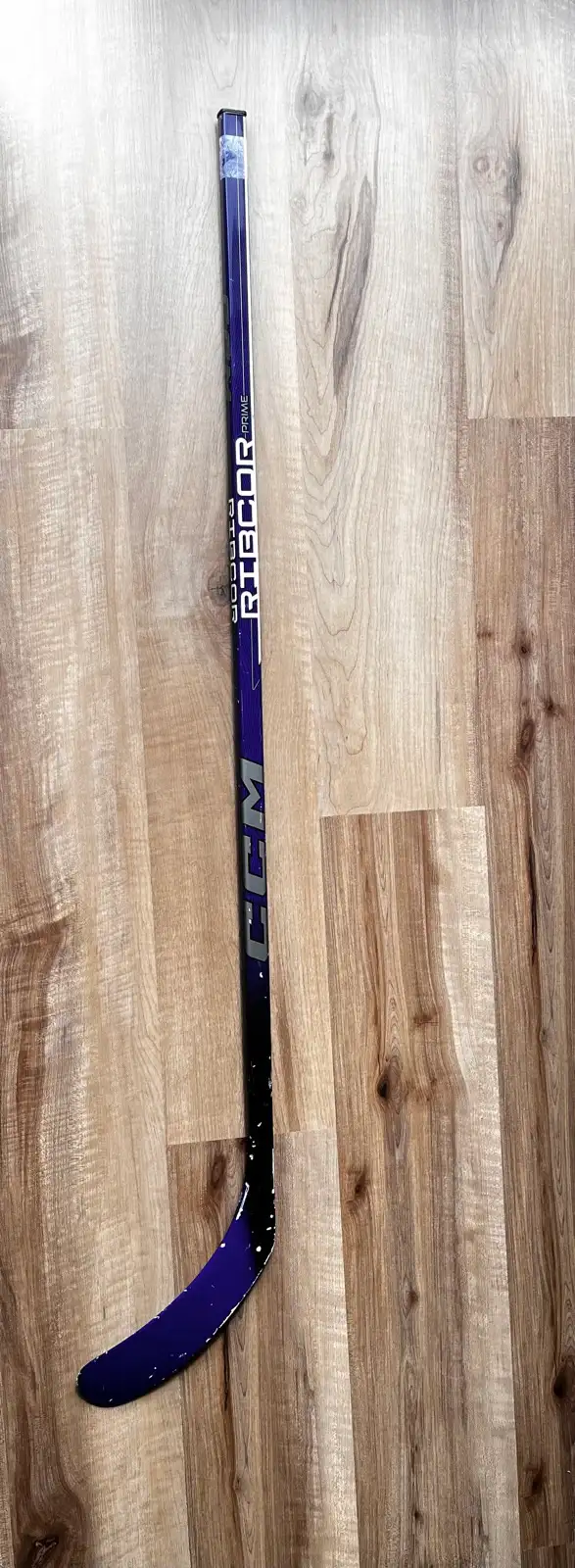 CCM Ribcore Prime hockey stick in Hockey in Markham / York Region - Image 3