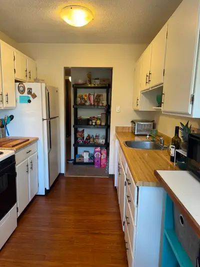 TWO Bedroom 800 Sq. Ft. - Half block from Okanagan Lake - Large Balcony - Underground Parking - On S...