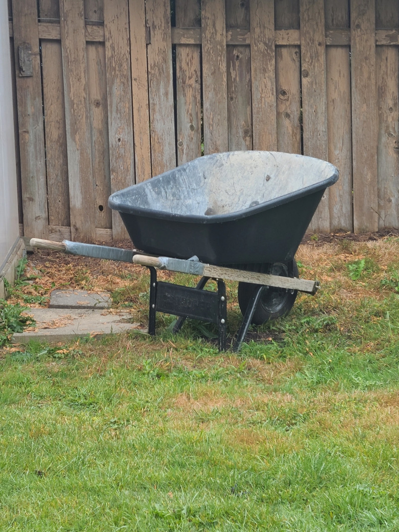 Wheel barrow Free Stuff Ottawa Kijiji