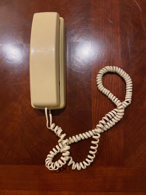 Touchtone landline telephone beige Téléphones résidentiels et