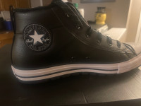 Converse men’s 9 new with box