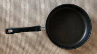 10" Meyer  Anodized Non Stick Pan