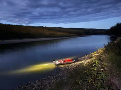 14' Marlon Jet Boat | Mercury 25 Jet | 30 km/h | Runs in 3" of Water This is a river boat that goes...
