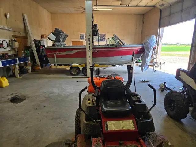 Lund baron in Powerboats & Motorboats in Regina - Image 6