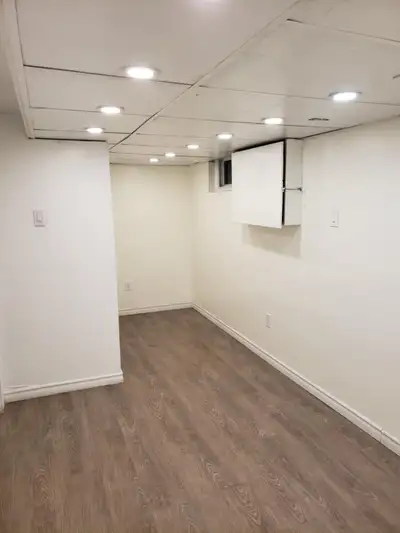 Large room for rent (UTILITIES INCLUDED)