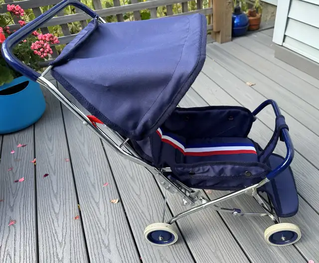 Stroller, DELUXE  DOll???? in Strollers, Carriers & Car Seats in Edmonton - Image 2