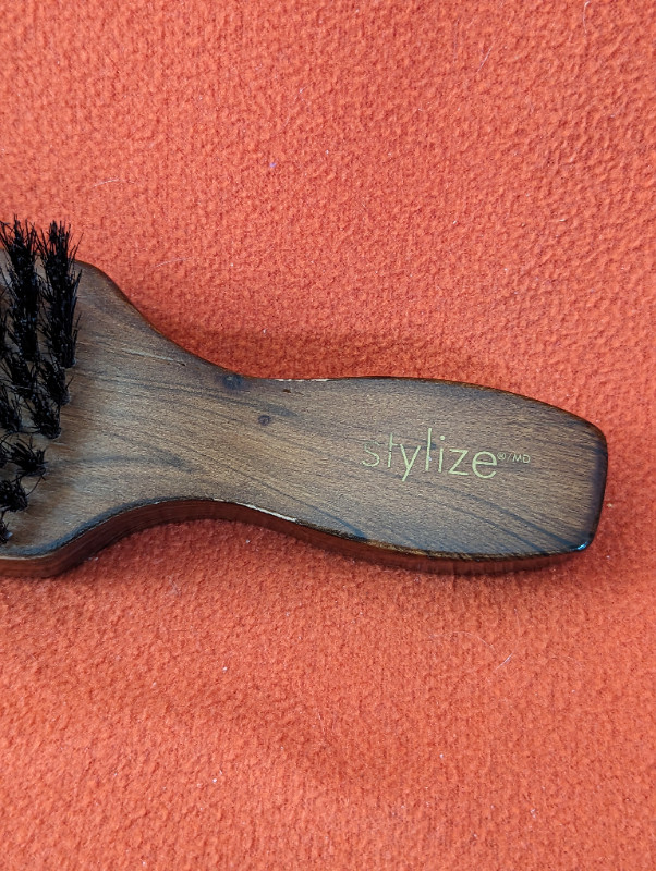 Soft-bristle Stylize hair brush with 1 inch bristles in Health & Special Needs in Edmonton - Image 3
