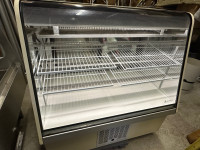 4 foot Curved Glass Display Cooler, Deli/Cheese/Pastry/Salad