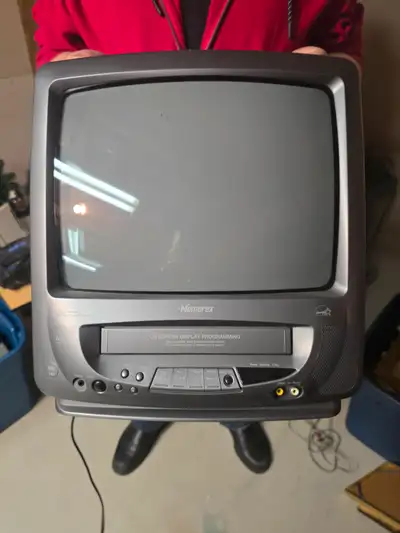 Crt tv with vhs player, no remote, Memorex brand Good condition