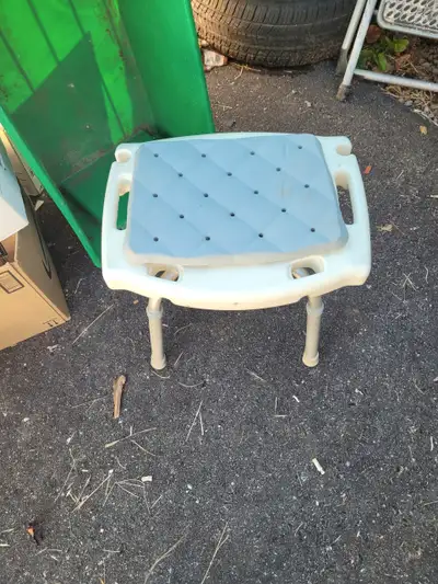 Tub Bench with Cushion for Sale in Trenton, View more