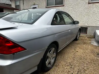 for sale 2005 civic coupe manual has sunroof 232xxxkm not safety i can provide safety if needed pric...