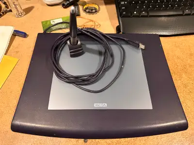 Wacom Intuos 2 Graphics Tablet XD-0608-U 6x8 Professional Drawin, View more