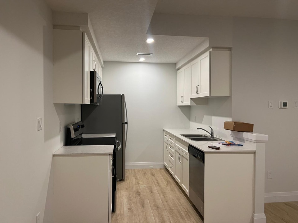2 Bedroom Townhouse. 19 - 600 Victoria Street South 5