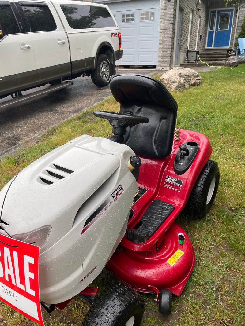riding-lawn-mower-lawnmowers-leaf-blowers-la-ronge-kijiji