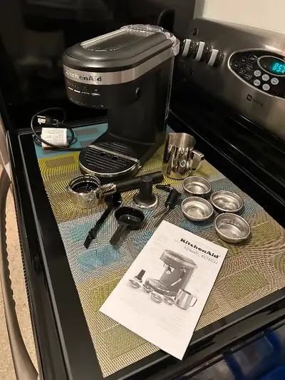 New, unused KitchenAid Semi- Automatic Espresso Machine (matte black) Dual, smart temperature sensor...
