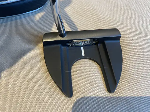 Honma Putter HP-2008 35” in Golf in Markham / York Region - Image 4