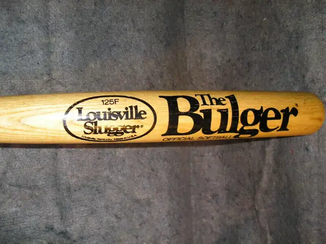 Softball Bats, Wood, Louisville Slugger in Baseball & Softball in City of Toronto - Image 4