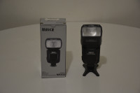 Meike MK930 Professional Flash.