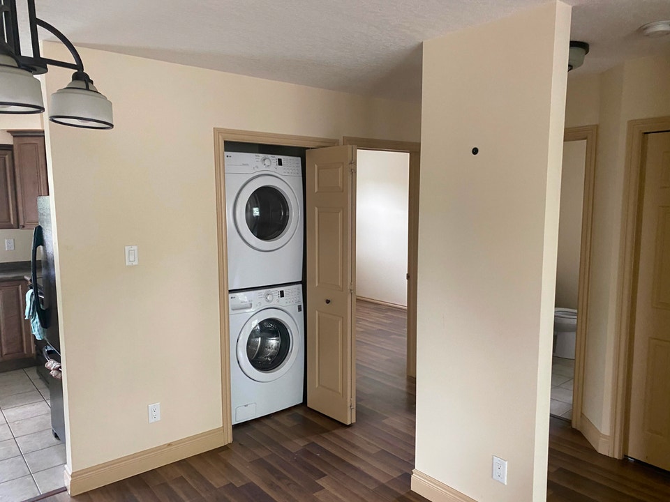 LARGE 2-BEDROOM WETASKIWIN 4