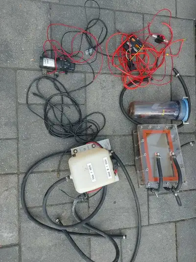 Je l'ai fait installer sur un vr V10 a injection sauf qu'il est trop récent 2014 avec trop d'électro...