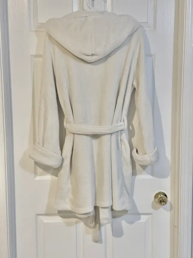 Lake & Dawn Robe600954279958958081