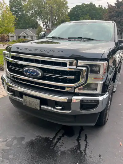 Well looked after, 1 owner, no accidents, highway miles, panoramic roof, 6,7” truck bed, linex spray...