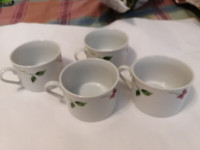 4 TABLE SMART COLLECTION FINE PORCELAIN TEA/COFFEE CUPS
