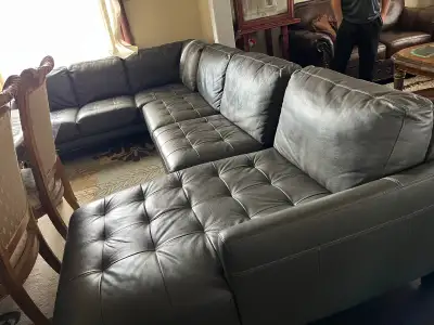 100% Leather Sectional Couch Like New dark grey can Deliver, View more