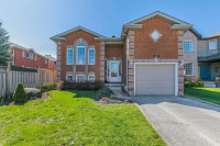 Mapleview Dr W / Red Oak Dr Barrie 3 Bdr 2 Bth