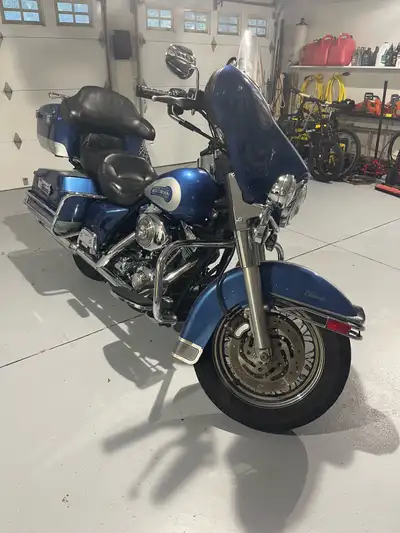 Well-maintained fuel injected 2006 Harley Davidson. Not a perfect bike but in excellent condition. P...