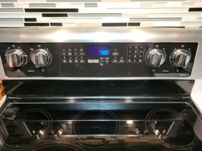 Whirlpool Range Oven 30" Electric smooth cook top, View more
