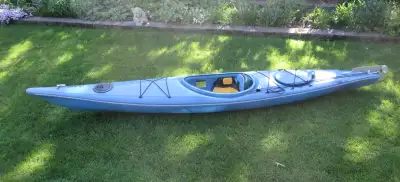 Necky Alsek de 14’,3 m à vendre. Ce bateau a été très bien entretenu et est en excellent état. Toujo...