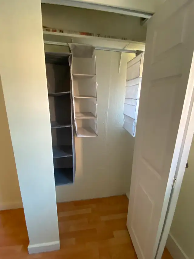 One room for rent - male tenant only in Room Rentals & Roommates in Burnaby/New Westminster - Image 6