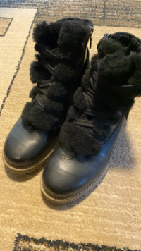 Women’s winter/fall boots 