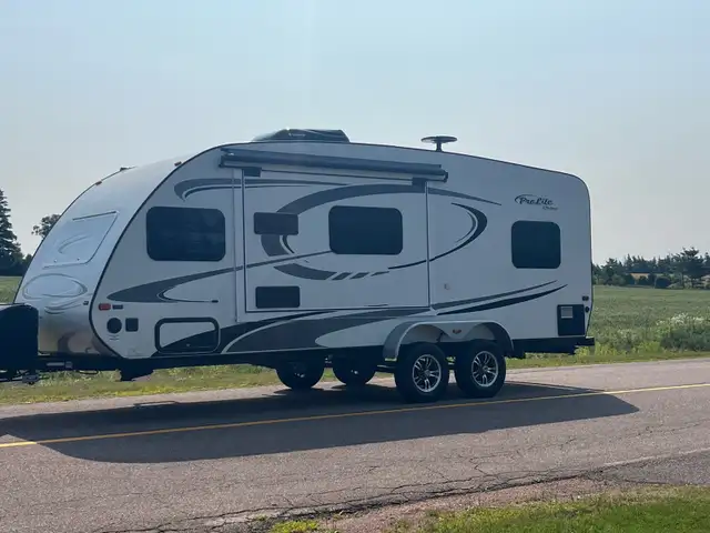 Travel trailer in Travel Trailers & Campers in Charlottetown - Image 4