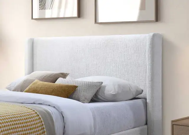 Boucle Upholstered Hydraulic Platform Bed with Hidden Storage64520010270723122