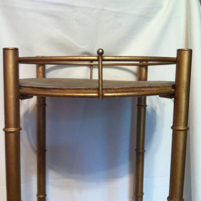 VINTAGE CAST IRON PLANT HOLDER in Home Décor & Accents in Barrie - Image 3