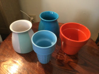 NEW * FOUR (4) COLORFUL PLANT POTS * Good for Small Plants