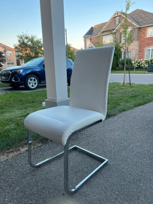 Dining Chair Structube | Find New and Used Chairs & Recliners in Ontario |  Kijiji Classifieds