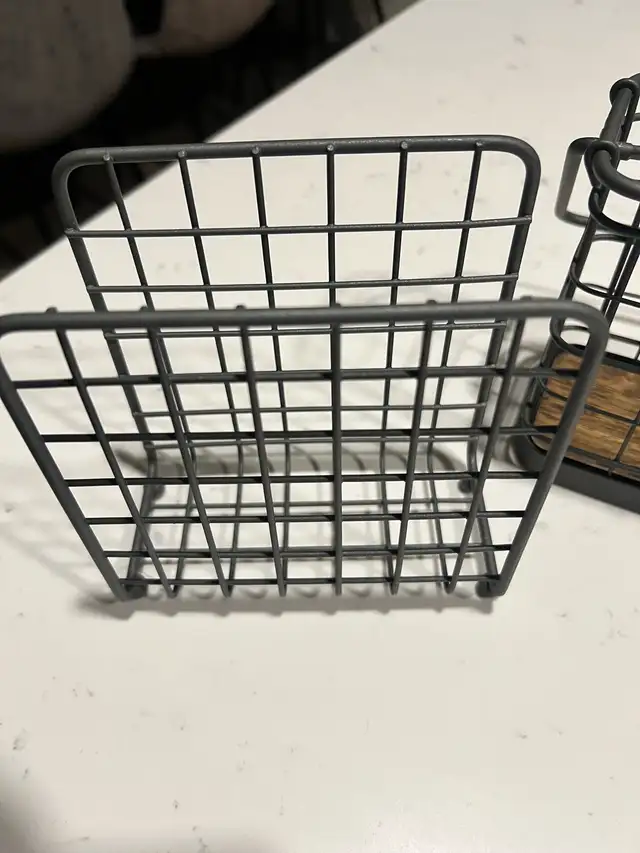 UTENSIL AND NAPKIN HOLDER62854393910531122