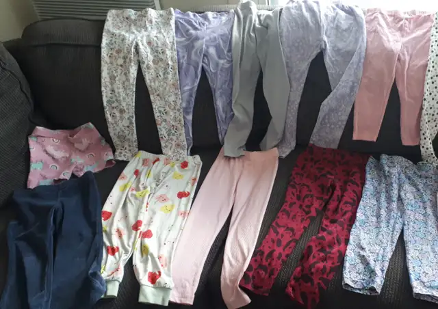 vêtements pour enfants , filles  3-4-5ans in Kids & Youth in City of Montréal - Image 3