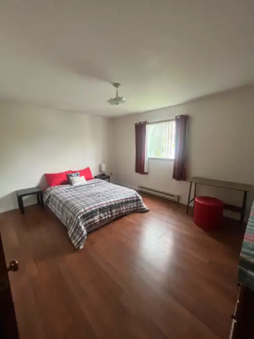 Room for rent in west end halifax close to all bus routes Looking for a quiet and clean student or m...