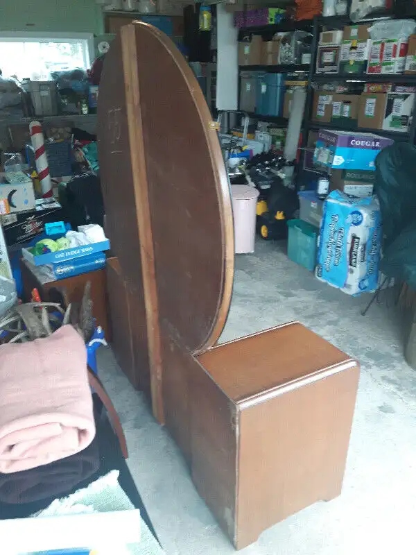 ANTIQUE DRESSER with MIRROR in Dressers & Wardrobes in Edmonton - Image 3