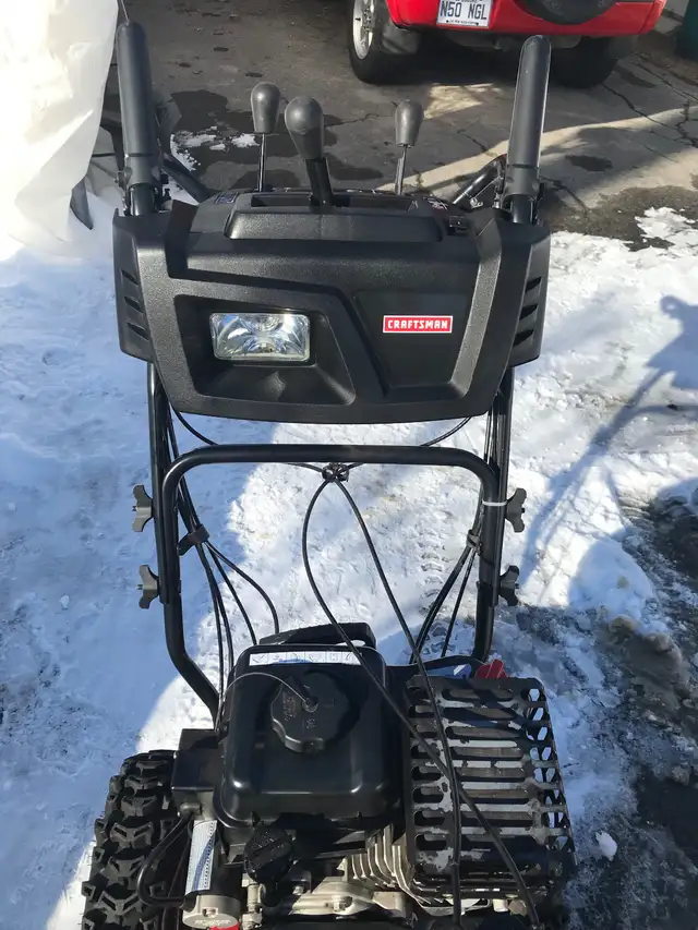 Souffleuse à neige Craftsman snow blower in Snowblowers in City of Montréal - Image 4